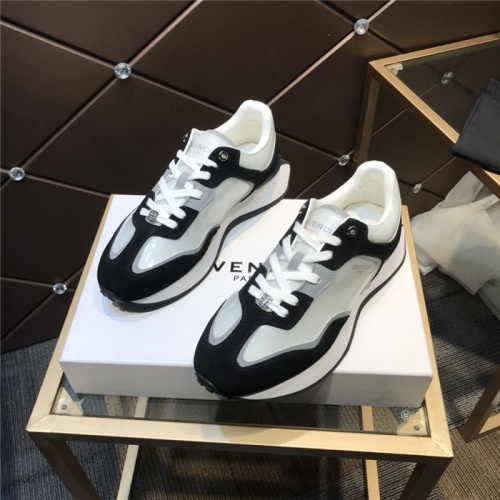 Givenchy Casual Shoes For Men #936918