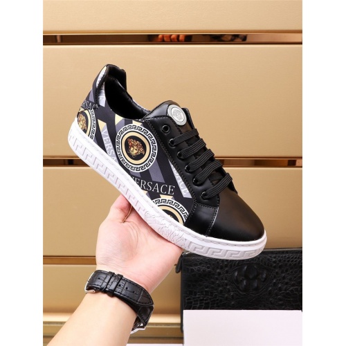 Replica Versace Casual Shoes For Men #936944 $80.00 USD for Wholesale