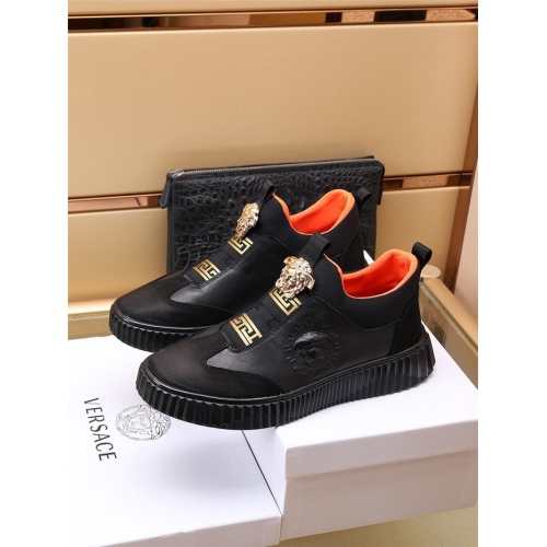 Versace Casual Shoes For Men #936948