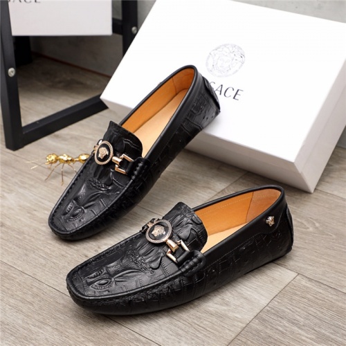 Versace Leather Shoes For Men #937106