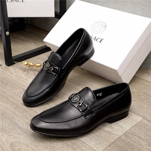 Versace Leather Shoes For Men #937114