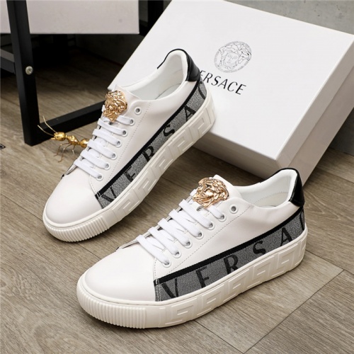Versace Casual Shoes For Men #937118