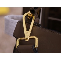 $102.00 USD Fendi AAA Quality Handbags For Women #927206