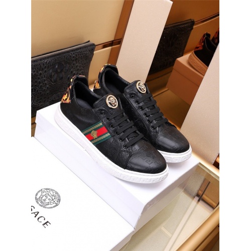 Versace Casual Shoes For Men #937436