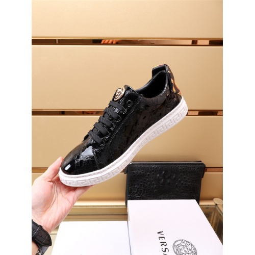Replica Versace Casual Shoes For Men #937438 $80.00 USD for Wholesale