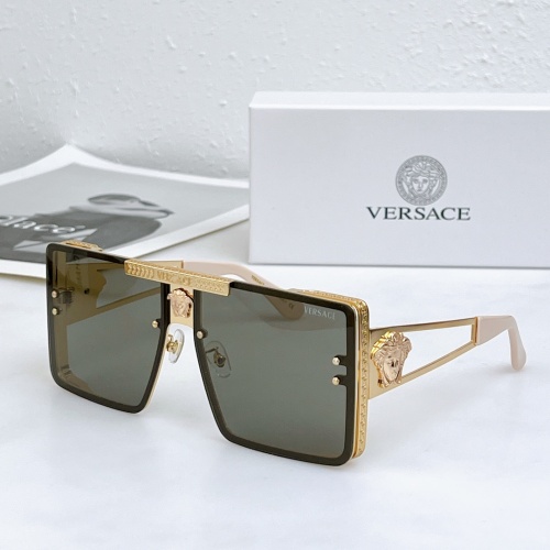 Versace AAA Quality Sunglasses #938519