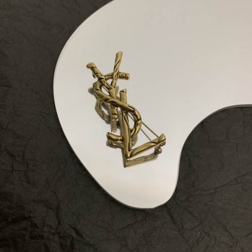 Yves Saint Laurent Brooches #938585 $34.00 USD, Wholesale Replica Yves Saint Laurent Brooches