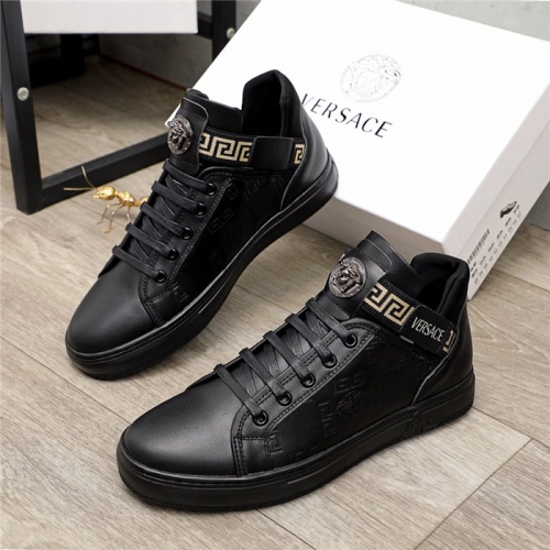 Versace Casual Shoes For Men #938885