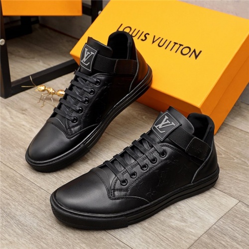 Versace Casual Shoes For Men #938887