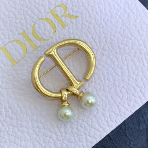 Christian Dior Brooches #939185