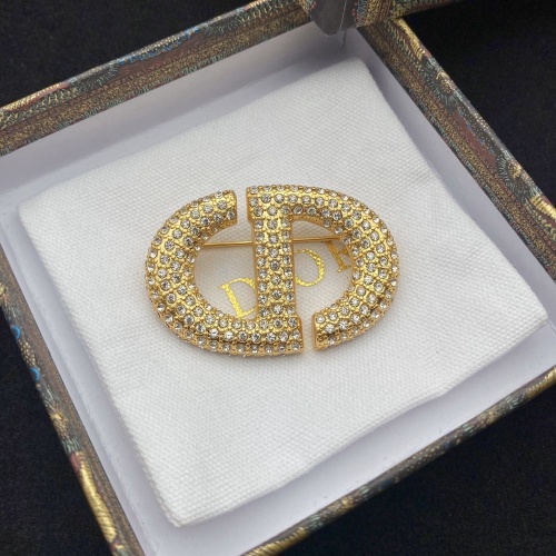Christian Dior Brooches #939186