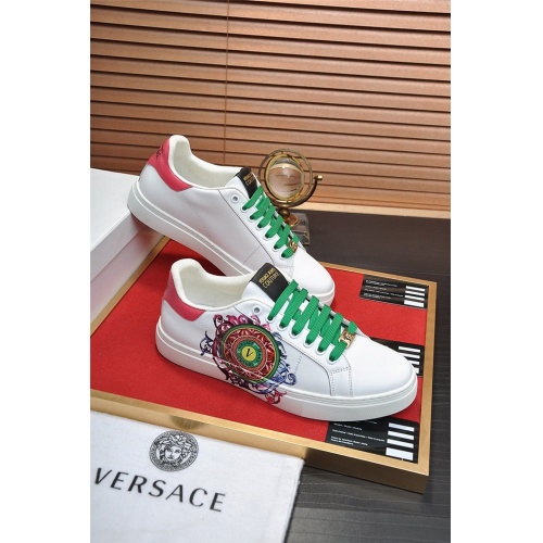 Versace Casual Shoes For Men #939669