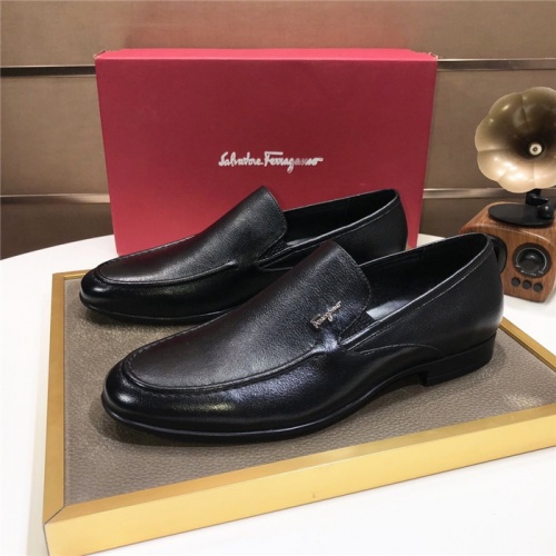 Salvatore Ferragamo Leather Shoes For Men #940098