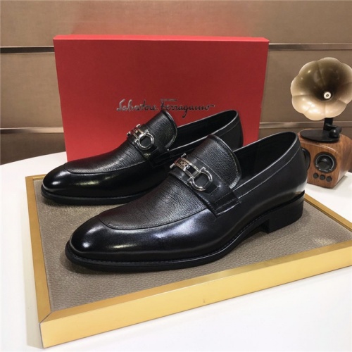 Salvatore Ferragamo Leather Shoes For Men #940103