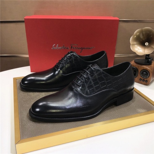 Salvatore Ferragamo Leather Shoes For Men #940104
