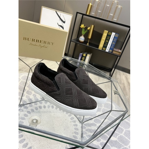 Burberry Casual Shoes For Men #940693
