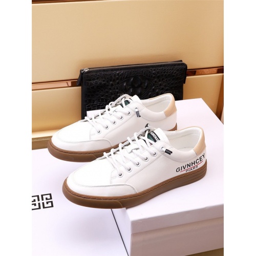Givenchy Casual Shoes For Men #942352