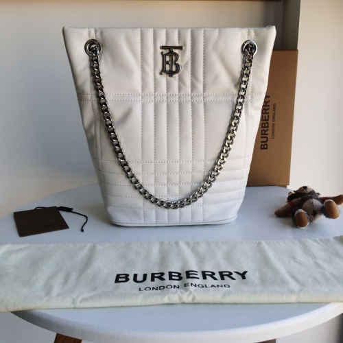 Burberry AAA Handbags For Women #942506