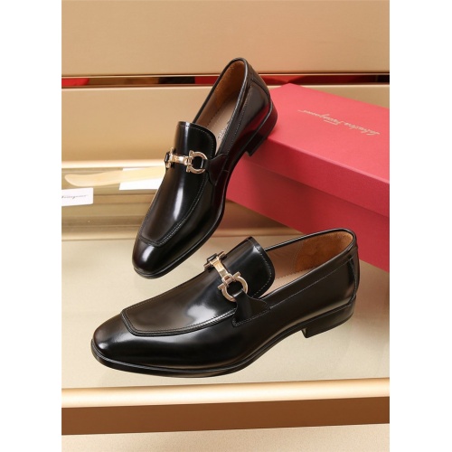 Salvatore Ferragamo Leather Shoes For Men #942805