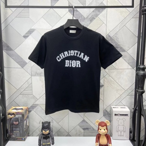 Christian Dior T-Shirts Short Sleeved For Unisex #943096