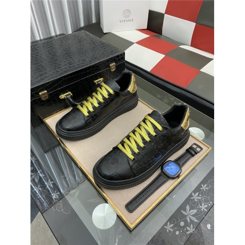 Versace Casual Shoes For Men #943117