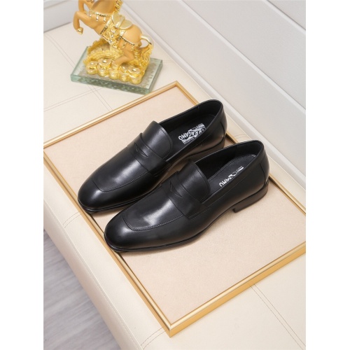Salvatore Ferragamo Leather Shoes For Men #943225