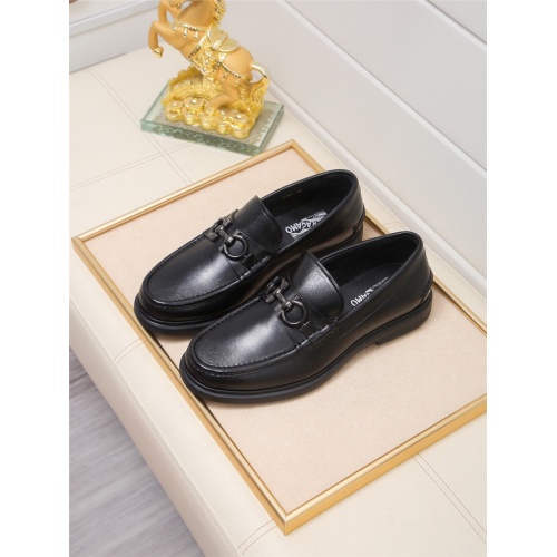 Salvatore Ferragamo Leather Shoes For Men #943228