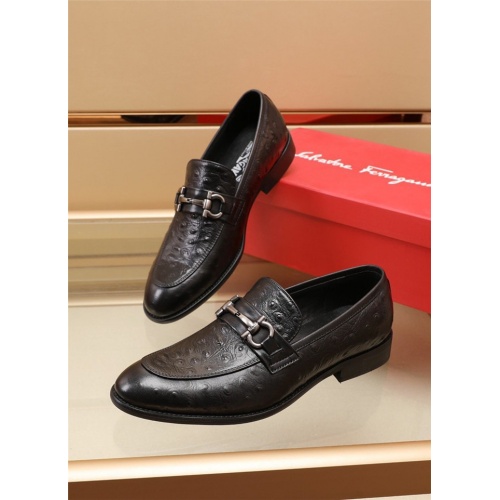 Salvatore Ferragamo Leather Shoes For Men #943359