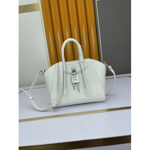 Givenchy AAA Quality Handbags For Women #943484
