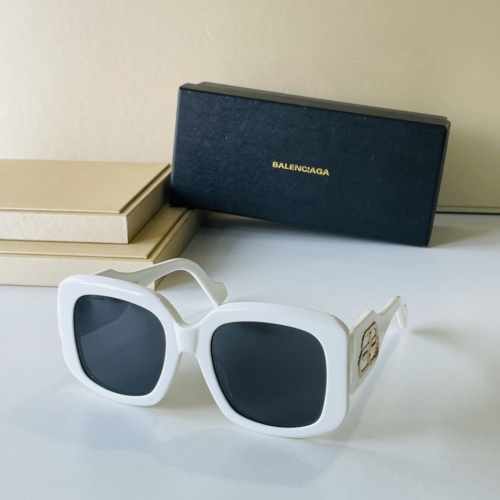 Balenciaga AAA Quality Sunglasses #943752