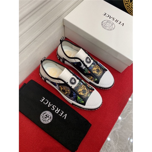 Versace Casual Shoes For Men #944233