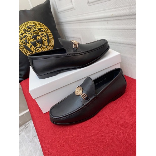 Versace Leather Shoes For Men #944555