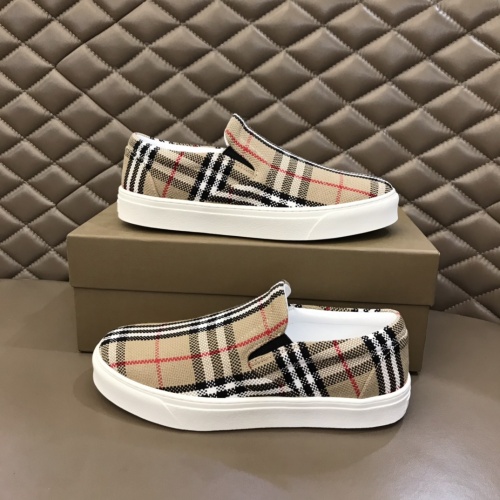 Burberry Casual Shoes For Men #944754