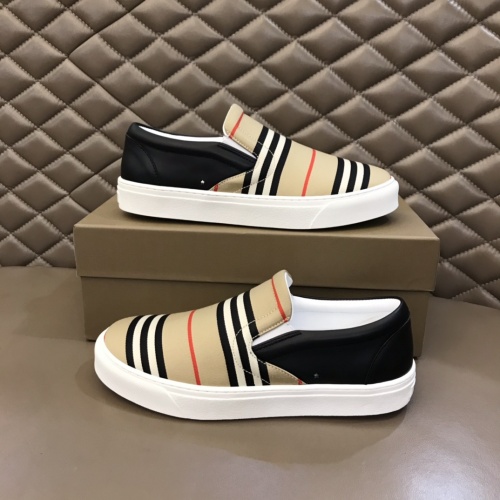 Burberry Casual Shoes For Men #944755