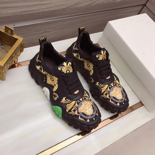 Versace Casual Shoes For Men #945047