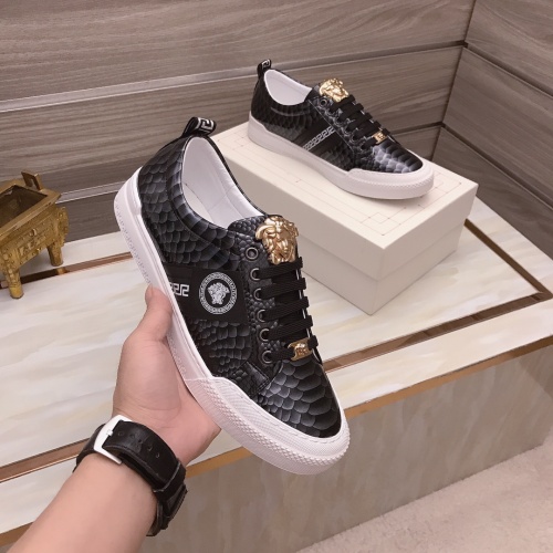 Replica Versace Casual Shoes For Men #945064 $76.00 USD for Wholesale