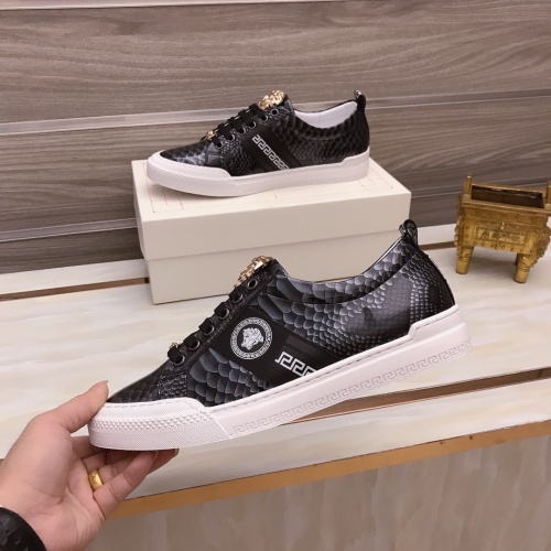 Replica Versace Casual Shoes For Men #945064 $76.00 USD for Wholesale