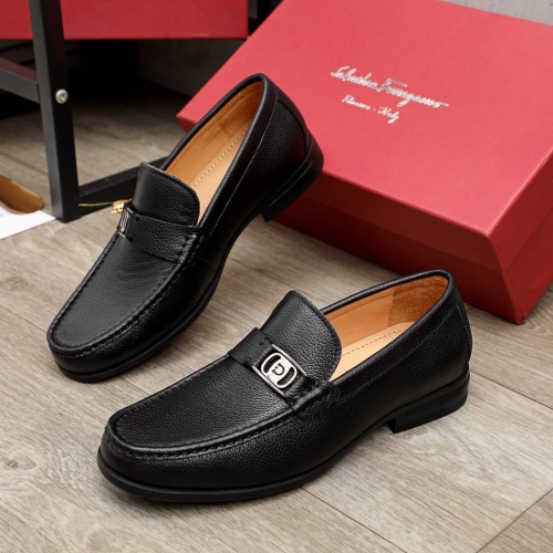 Ferragamo Leather Shoes For Men #945391