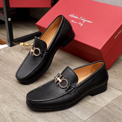 Ferragamo Leather Shoes For Men #945395