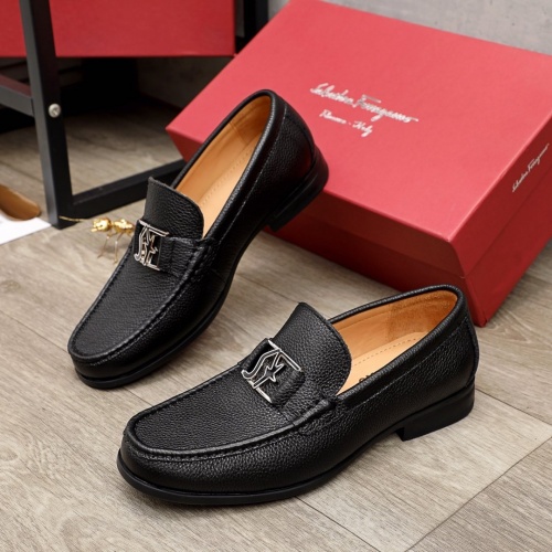 Ferragamo Leather Shoes For Men #945397
