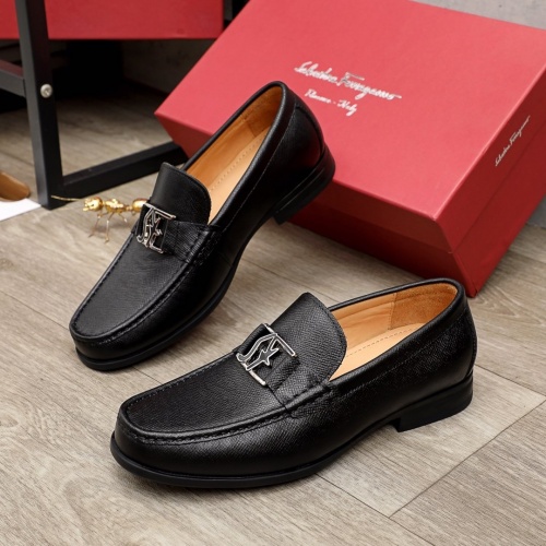 Ferragamo Leather Shoes For Men #945398