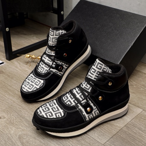 Givenchy High Tops Shoes For Men #945609