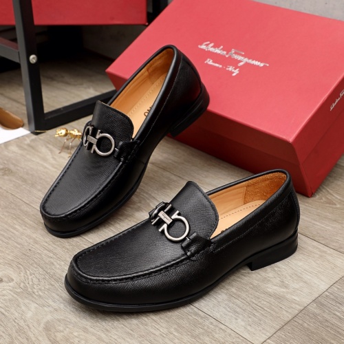 Ferragamo Leather Shoes For Men #945750