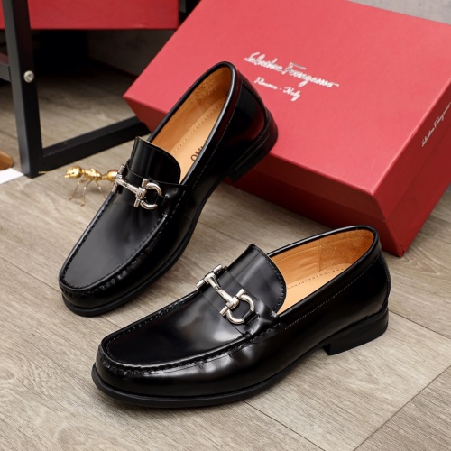 Ferragamo Leather Shoes For Men #945757
