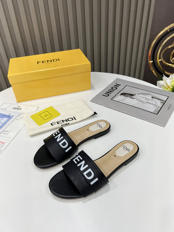 fendi slippers fur