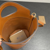 $100.00 USD Burberry AAA Messenger Bags For Women #937967