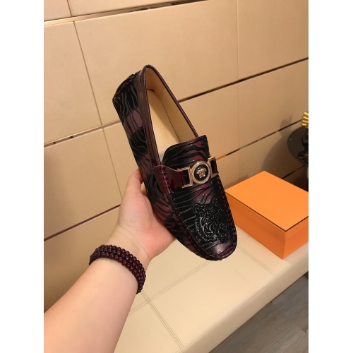 $75.00 USD Versace Leather Shoes For Men #946710