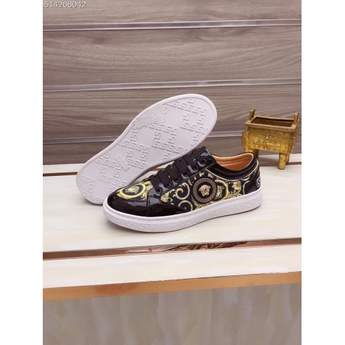 Versace Casual Shoes For Men #947259