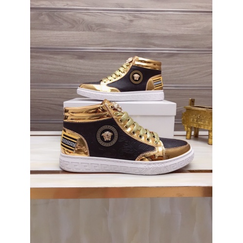 Versace High Tops Shoes For Men #947273