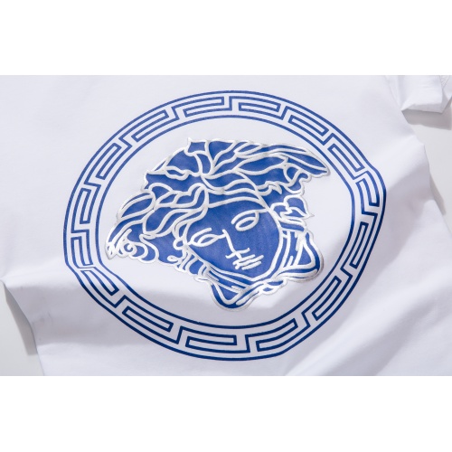 Replica Versace T-Shirts Short Sleeved For Men #947585 $24.00 USD for Wholesale